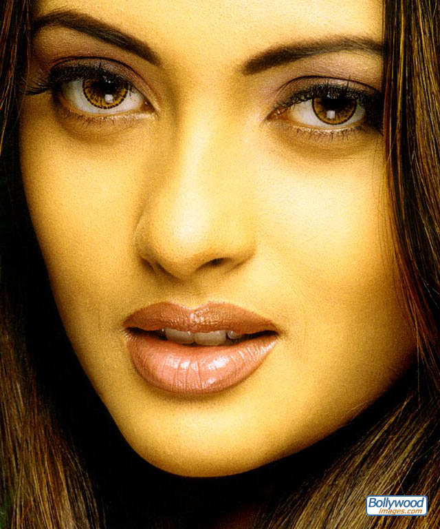 Riya Sen - riya_sen_015